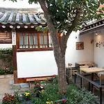 Moggoji Hanok Guesthouse